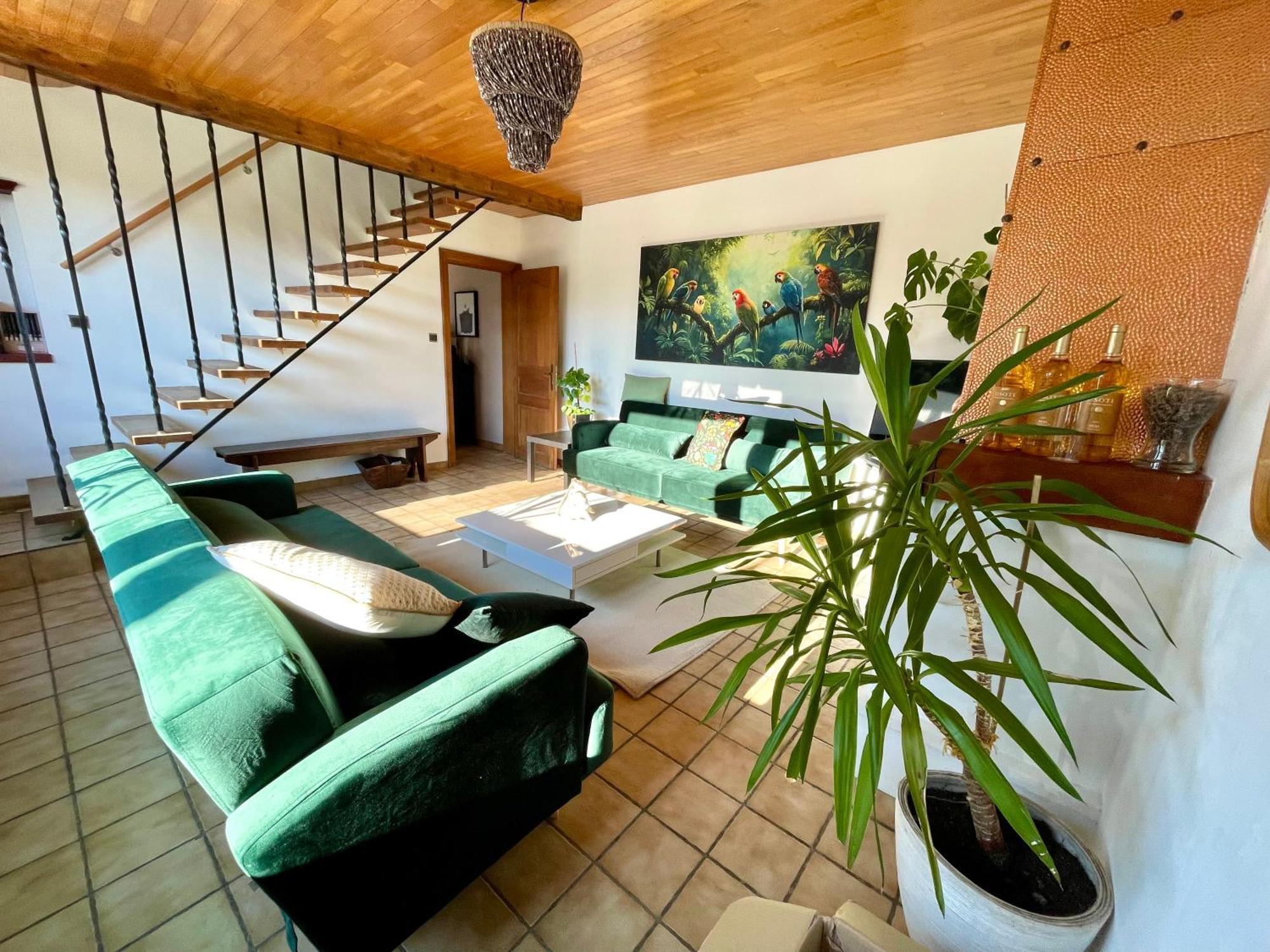 Homestay Villa O Virton Exterior photo